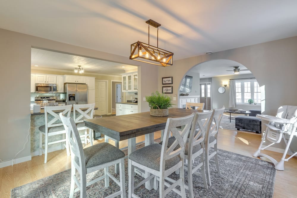 Spacious Eagle Lake Home w/ Fireplace & Deck - Winterville, ME