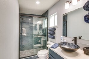 House (3 Bedrooms) | Interior - Jimmy Buffet Home w/ Hot Tub & Yard in Galveston! (Galveston)