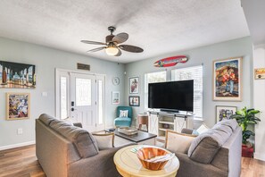 House (3 Bedrooms) | Interior - Jimmy Buffet Home w/ Hot Tub & Yard in Galveston! (Galveston)