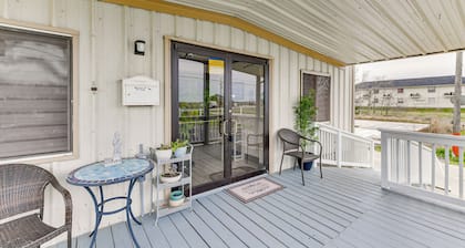 Waterfront Slidell Home w/ Patio: 3 Mi to Beach!