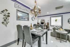 Interior - Waterfront Slidell Home w/ Patio: 3 Mi to Beach! (Slidell)