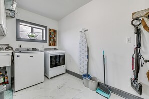 Rumah (4 Bedrooms) | Interior