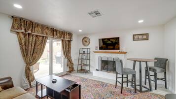 TV, fireplace