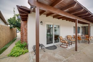 Interior - Bakersfield Vacation Rental ~ 5 Mi to Downtown! (Bakersfield)