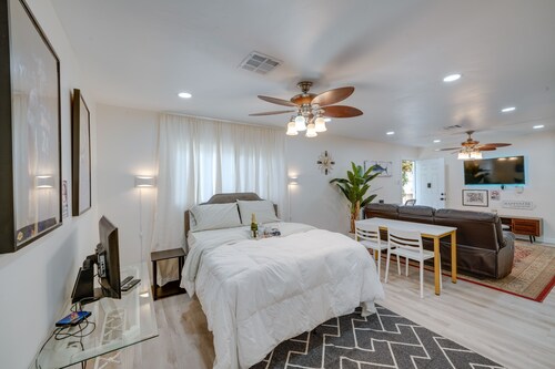 ~ 5 Mi to Downtown: Cozy Bakersfield Studio Rental