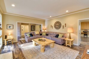 House (4 Bedrooms) | Interior