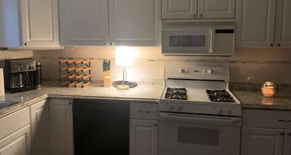 Roomy Beachfront Apartment! Game room, big deck, 2 bed/2 bath!