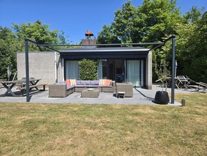 Outdoor dining - Vakantiebungalow Ruiterplaat (Kamperland)