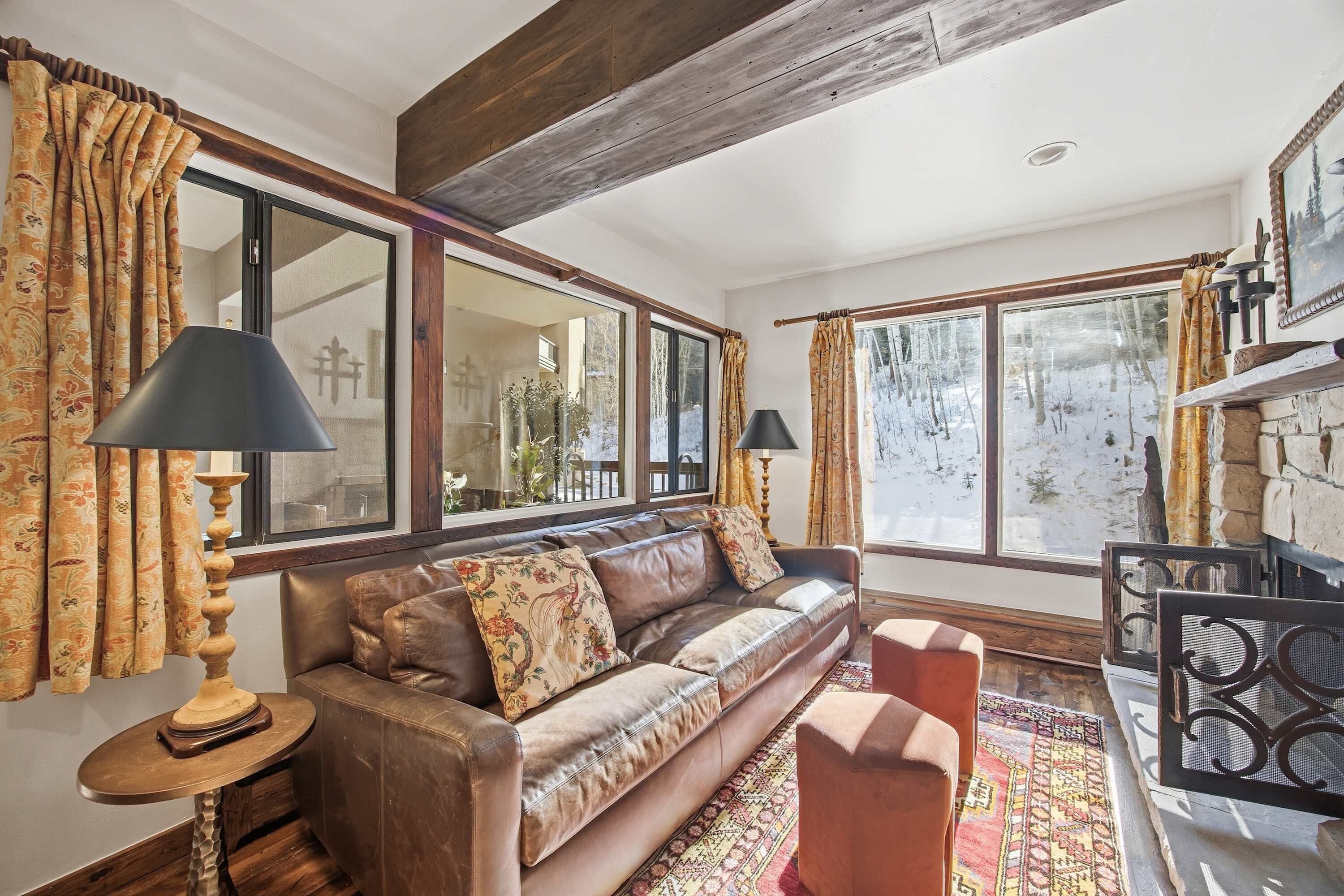 TV, lareira, DVD player