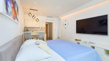 Apartment (0 Bedroom) | Iron/ironing board, free WiFi, bed sheets