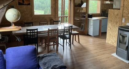 Appartement Neuf 2eme Ătage Confortable et Spacieux Dans une Chalet Familiale