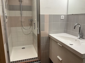 Dusche, Haartrockner, Seife