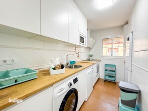 Fridge, microwave, oven, dishwasher