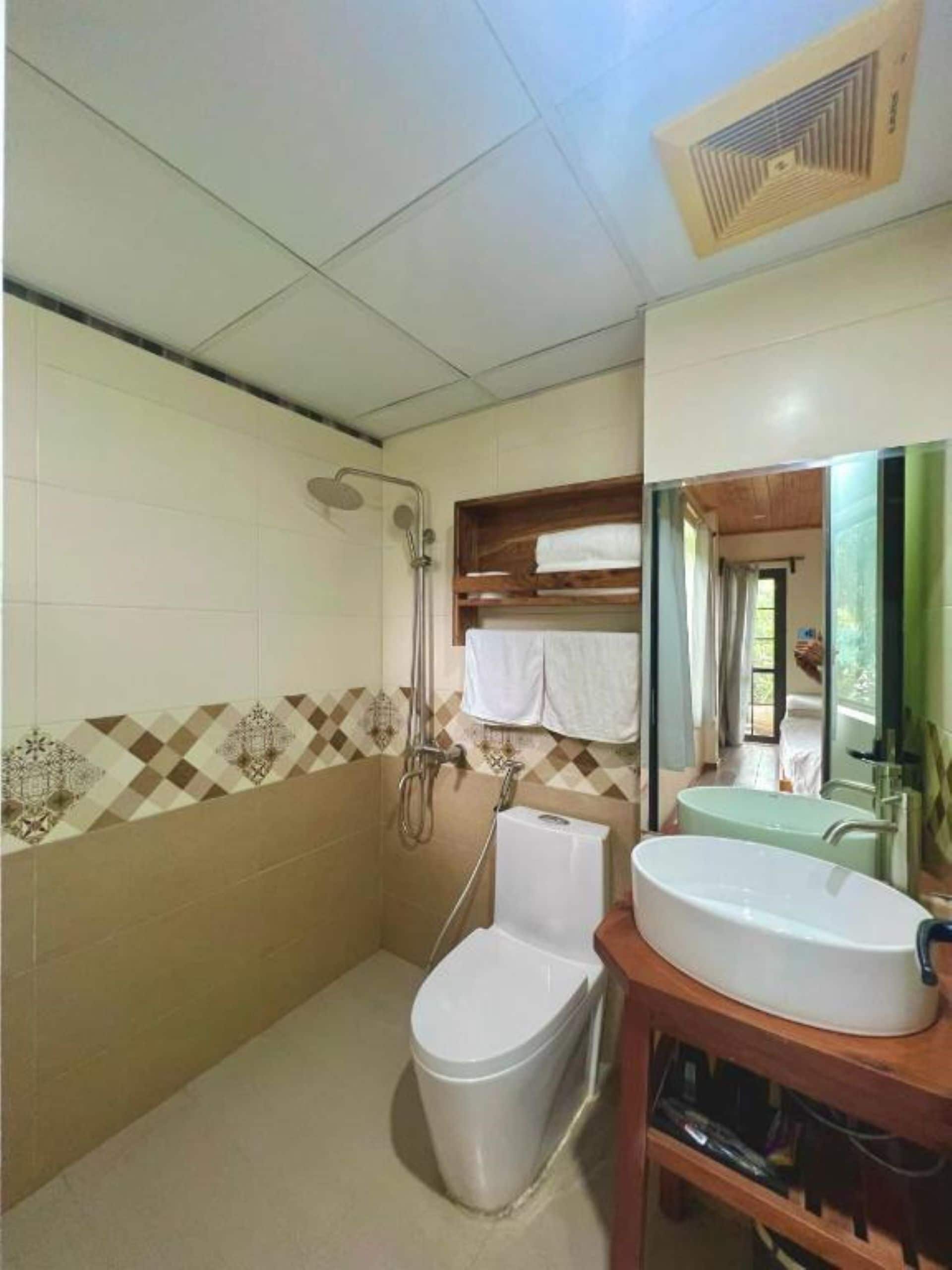 Free toiletries, hair dryer, slippers