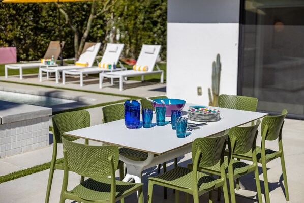 Outdoor dining