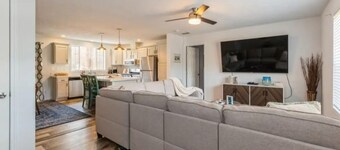 Archer's Retreat-Sleeps 10-1/2 mile to Lake Michigan! Pet/Kid Friendly