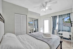 Villa, 3 Bedrooms | 3 bedrooms, individually decorated, individually furnished, desk - Palm Lined Oasis Walk To Beach (Hollywood)