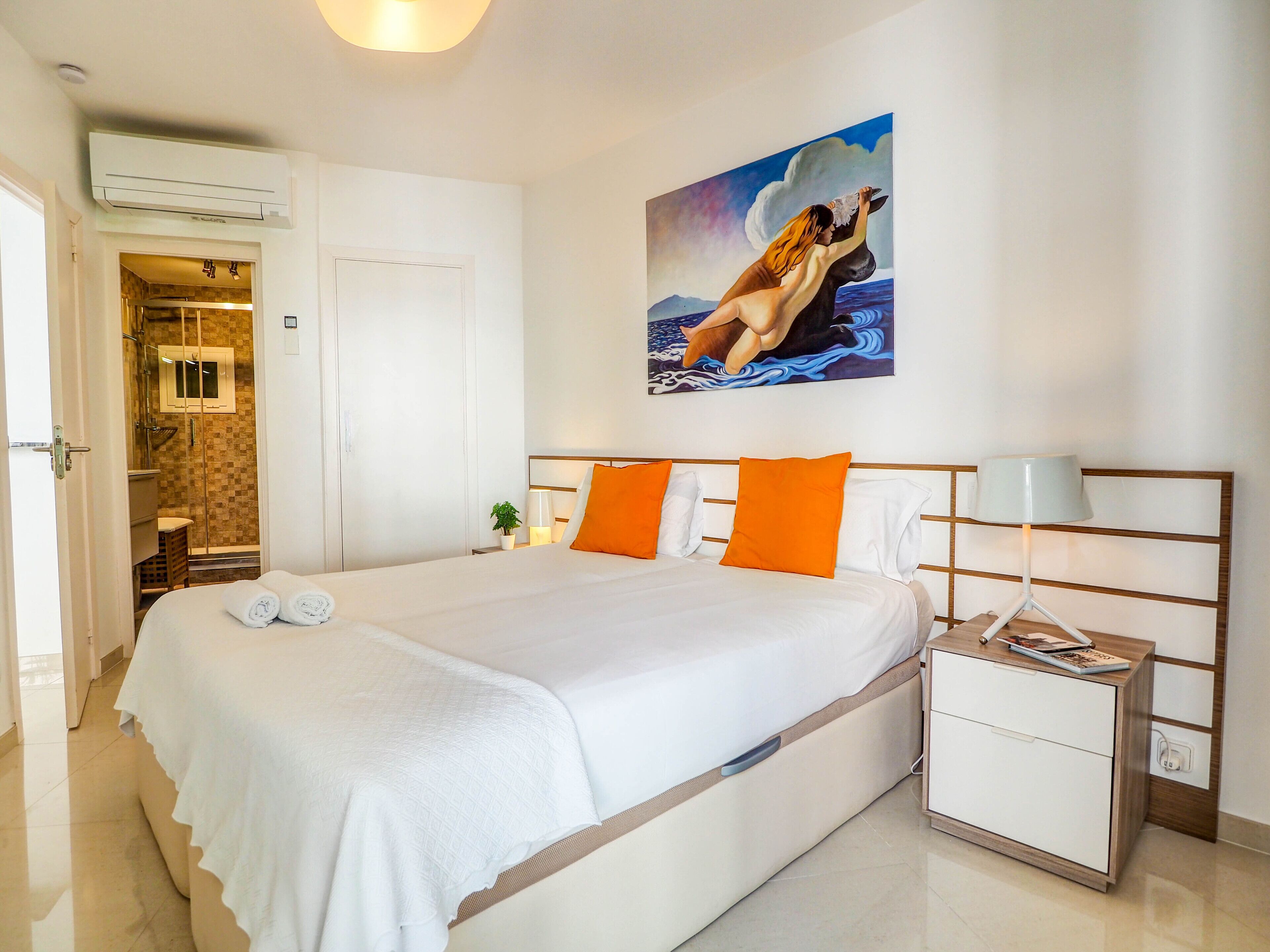 3 chambres, fer et planche à repasser, Wi-Fi gratuit, draps fournis