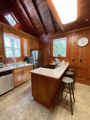 Refrigerador, horno, parrilla de estufa y lavavajillas