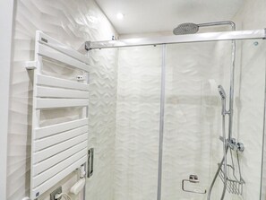Hair dryer, towels