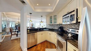 Fridge, microwave, oven, stovetop - Nicely Decorated One Bedroom Ocean View Windsor Place Condominium! (Hilton Head)