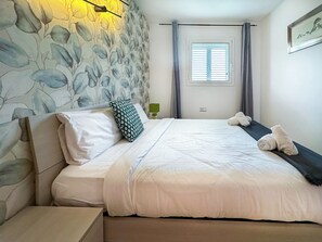 3 bedrooms, iron/ironing board, free WiFi, bed sheets - Sunlight by Hello Homes Sitges (Sitges)