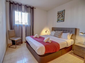 3 bedrooms, iron/ironing board, free WiFi, bed sheets - Sunlight by Hello Homes Sitges (Sitges)
