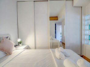 2 bedrooms, iron/ironing board, free WiFi, bed sheets - Carmen Apartment by Hello Homes Sitges (Sitges)