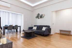Living area - Modern Stylish 2 Bd Apt in Vironas (Vyronas)
