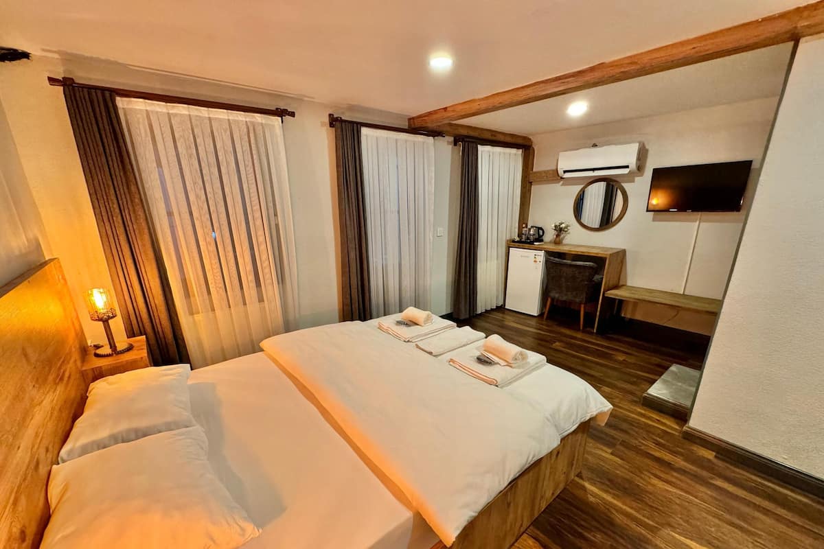 Standard Double Room with Garden