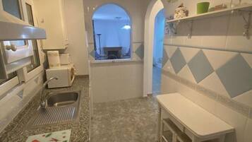 Refrigerador, microondas, horno y lavavajillas