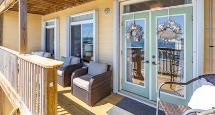 New Listing! Blue Views - Beautiful Waterfront Townhome At Southwind Marina