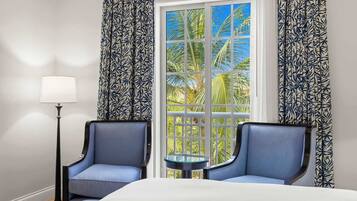 3 bedrooms, desk, iron/ironing board, travel crib