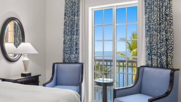 3 bedrooms, desk, iron/ironing board, travel crib