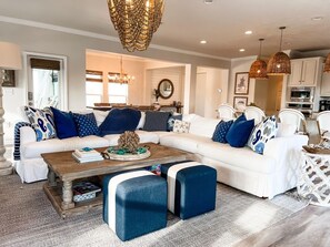 TV - Beach Boardwalk! Steps to the Beach! Private Salt Water Pool! Dogs Allowed! (Port St. Joe)