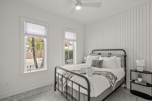 3 bedrooms, desk, iron/ironing board, WiFi