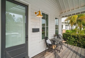 Outdoor dining - Casa Monte Cristo | Luxury Home, Steps to 7th Ave (Tampa)