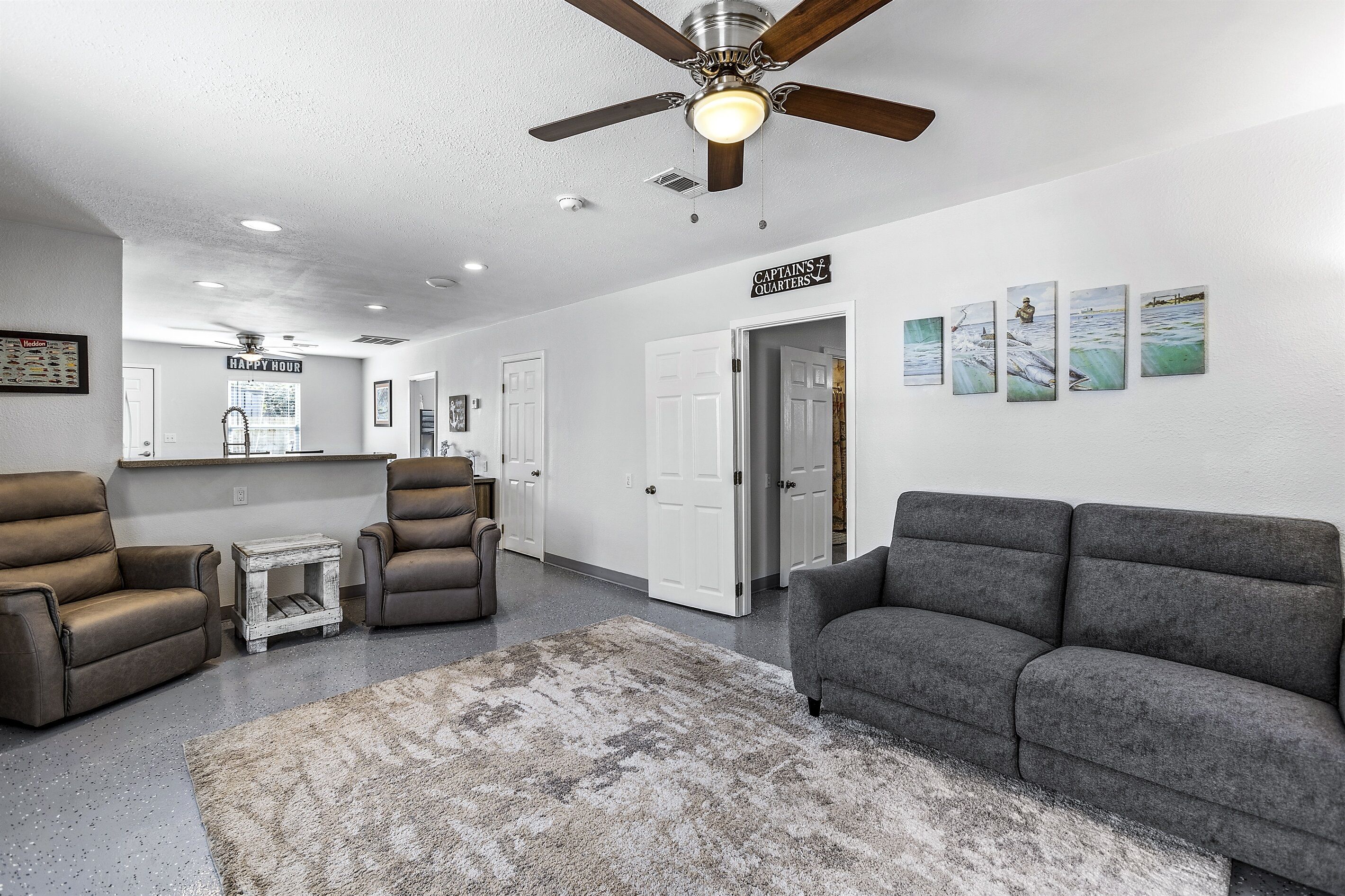 Fish Camp Getaway in San Leon with Rustic Charm!
