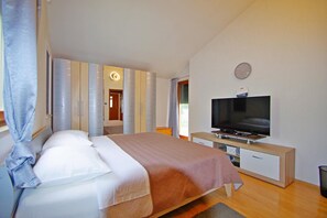 3 Schlafzimmer, Bügeleisen/Bügelbrett, Reisekinderbett, kostenloses WLAN