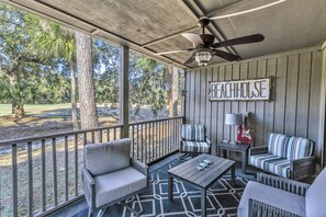 Property grounds - Sunset Rentals | Tennismaster 802 | Dog Friendly (Hilton Head Island)