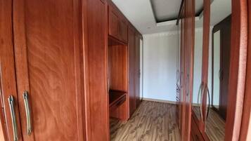 Blackout curtains, soundproofing, iron/ironing board, free WiFi