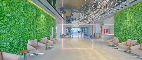 Coin salon dans le hall