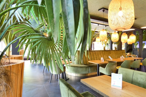 Café da manhã com buffet todos os dias mediante uma taxa