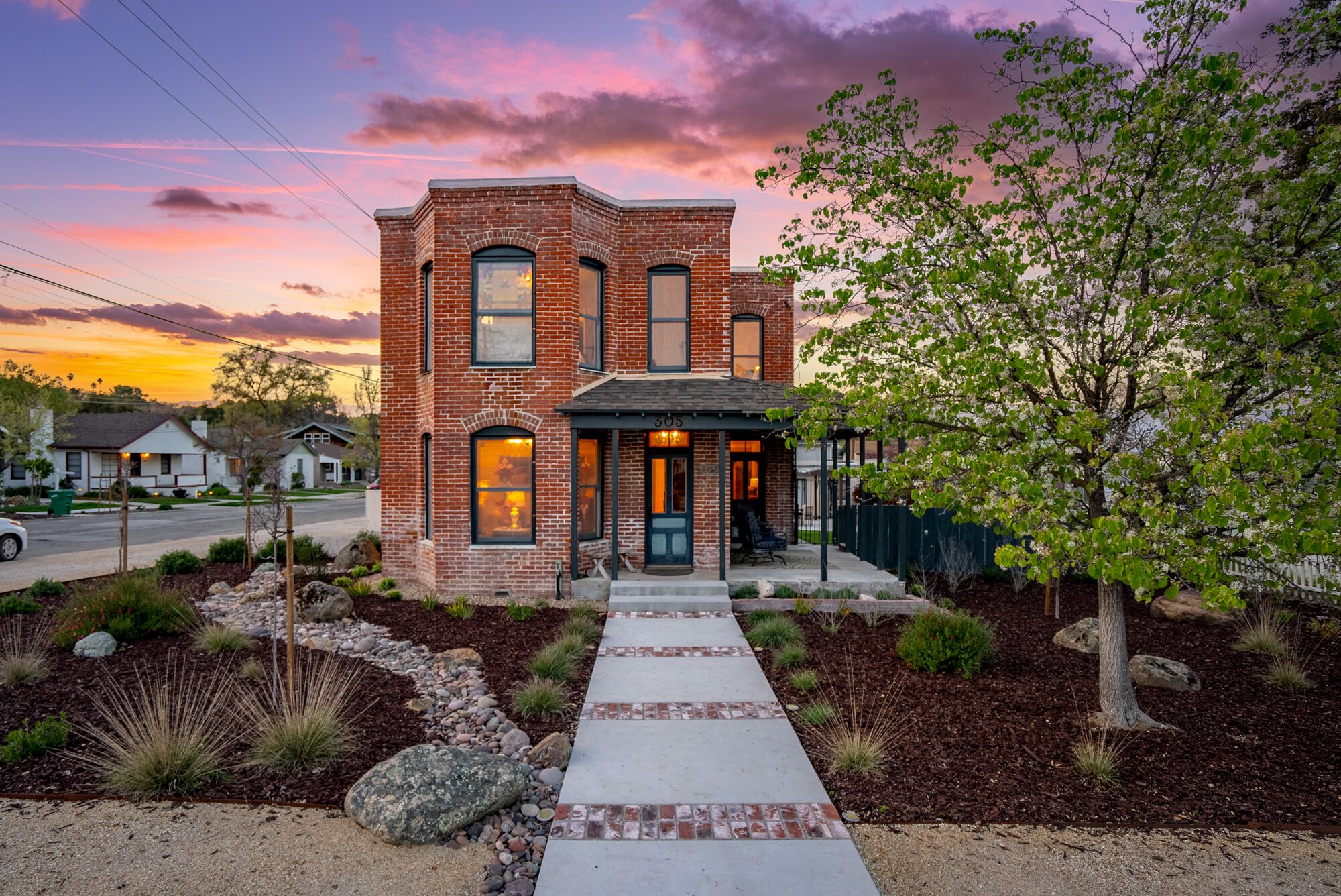 Historic Tolle House with Pool and Spa! Downtown!  Walk to Dinner and Shops!