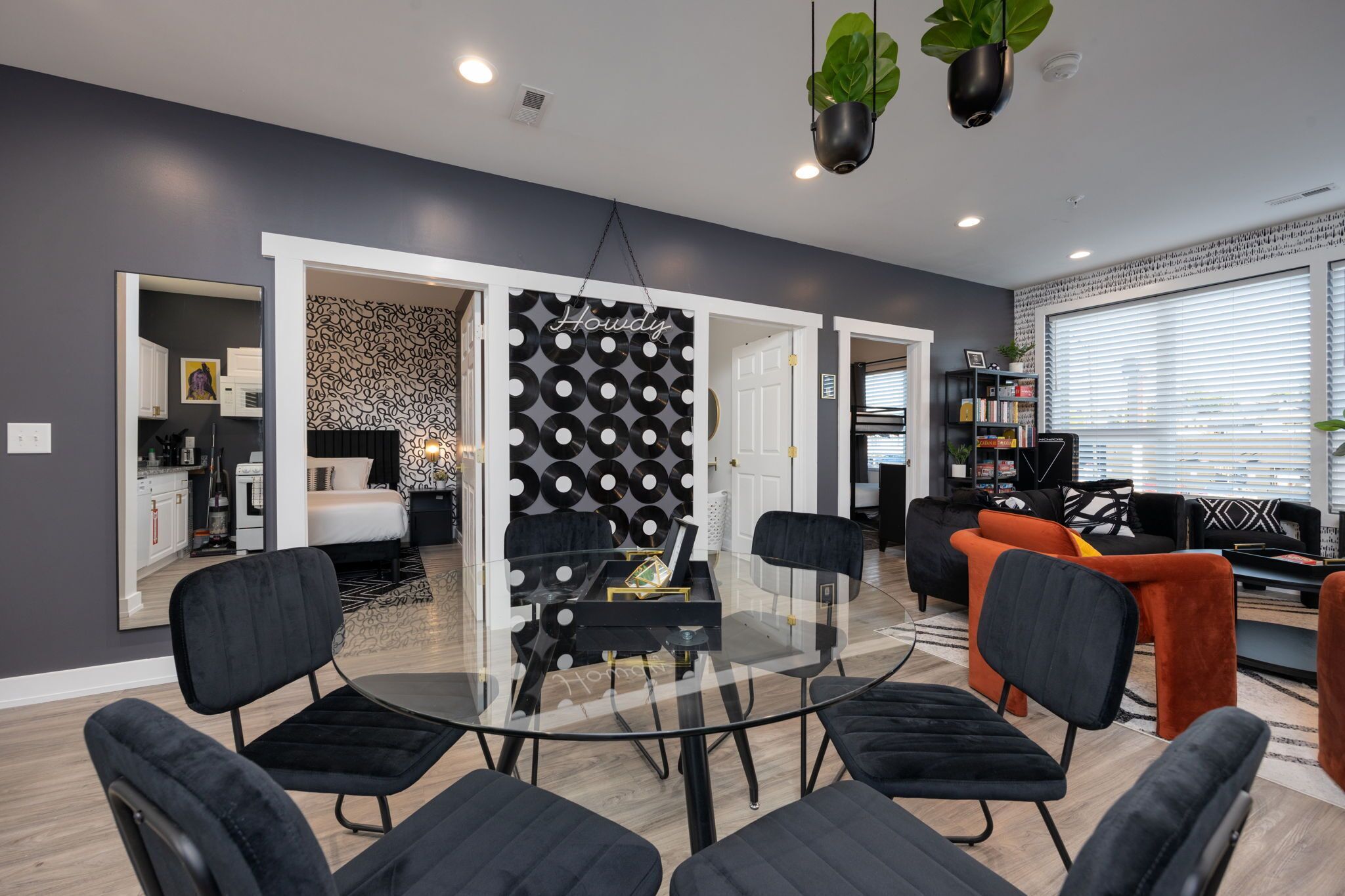 4 chambres, fer et planche à repasser, lit parapluie, Wi-Fi