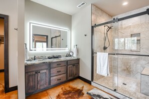 Douche, serviettes fournies
