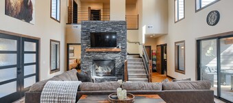 Spacious Zero-Entry 3400 Sq. Ft. Lodge on 2 Acres w/ Clubhouse Access!