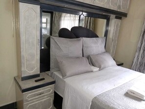 8 bedrooms, iron/ironing board, WiFi, bed sheets