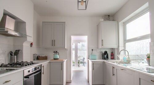 Sanderlings - holiday home close to beach