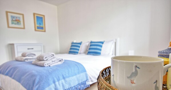 2 chambres, fer et planche à repasser, Wi-Fi gratuit, draps fournis